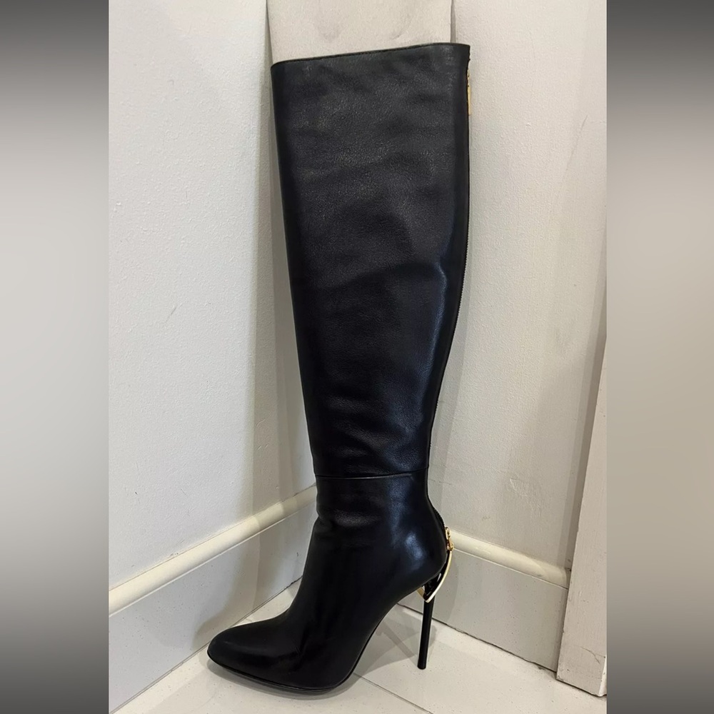 Black tall/high black leather boots gold zipper with a beautiful formal look. - Picture 3 of 11